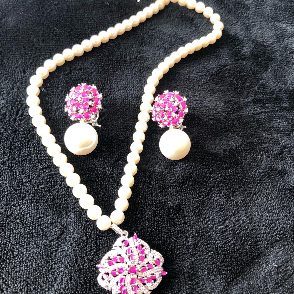 Necklace set